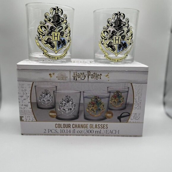 Harry Potter Hogwarts Crest Color Change Drinking Glasses 2pc Set 10.4 FL OZ - Picture 1 of 5